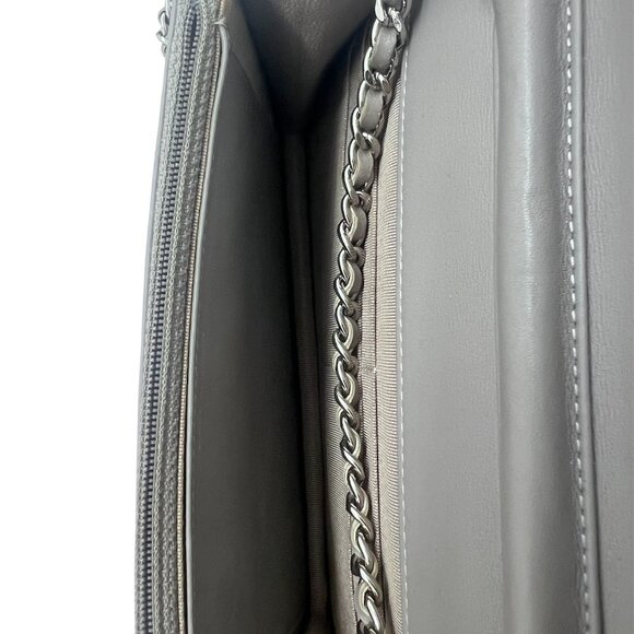 Chanel Patent Classic wallet on chain - Picture 7 of 10